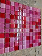 Mozaika szklana 30x30cm rustik mix kolorów różowych i czerwonych