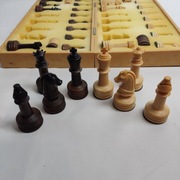 Zestaw szachowy magnetyczny- kompletny - w pudełku - szachownicy