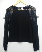 Bluzka Even&Odd z koronką - rozmiar 36 (S)