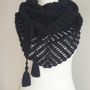 Chusta czarna etola rękodzieło ręcznie na szydełku