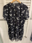 Sukienka w stokrotki New Look