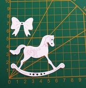 Papierowe scrapki - konik + kokardka