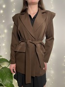 Brązowa marynarka wiązana w talii oversize długa stylowa trendy 2025