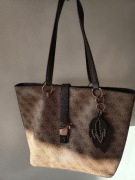 GUESS - torebka monogram i brelok