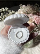 Biały agat pierścionek elastyczny z koralików handmade rozciągliwy