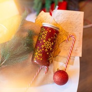 Szklanka z bambusową pokrywką i słomką