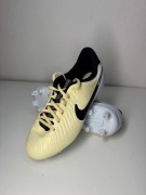 Korki Nike Tiempo Legend 10 Academy FG/MG Junior DV4348-700 roz. 38