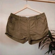 Szorty spodenki 42 XL C&A Clockhouse wiskoza krótkie zielone ciemnozielone