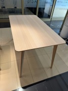 Używany stół z IKEA