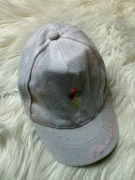 szara czapka z daszkiem z haftem loda w wafelku bejsbolówka 6-12 m