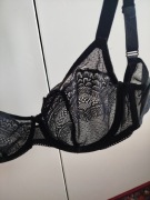 Czarny miękki koronkowy stanik 80 C D