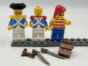 Elementy zestawu Lego Pirates 6251 3 figurki z akcesoriami