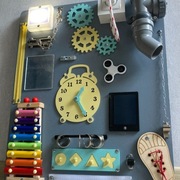 Tablica manipulacyjna sensoryczna montessori