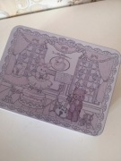 Metalowa puszka z króliczkiem coquette.