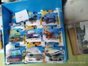 Autka Hotweels 9 szt zapakowane nowe zestaw