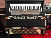 Akordeon Livello Freres