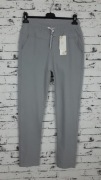 01.Super spodnie kolor popielaty rozm. M/L 72-96cm pas