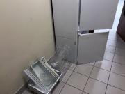 Lodówka do zabudowy Whirpool zepsuta