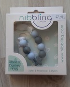 Lancuszek na smoczek nibbling niebiesko szary