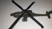 Helikopter wojskowy Maisto – AH-64 Apache – lata 90. – model kolekcjonerski