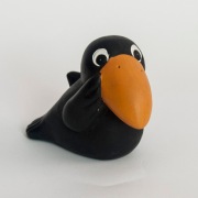 Figurka ceramiczna kruk