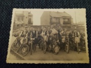 stare unikatowe zdjęcie motyw rowery wycieczka rowerowa prl