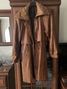 Skórzany płaszczyk w jesiennym rudym kolorze