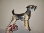 Figurka pies porcelana Airedale Terrier Hollohaza Węgry 