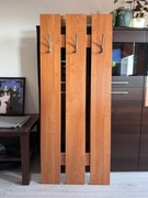 Wieszak na kurtki drewniany