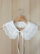 Jasny Biały Haftowany Kołnierzyk Doczepiany Odczepiany Fałszywy