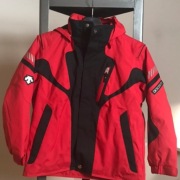 Czerwona kurtka narciarska Descente 