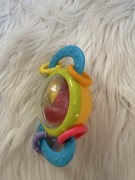 Kolorowa grzechotka z gryzakiem i lusterkiem w środku