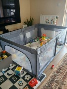 Kojec dziecięcy Lionelo Willow Grey Concrete 127 cm x 187 cm (127x187)