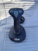 Joystick PC 2szt Trust Predator i X Tecnologies Retro Sterowniki-Kontrolery