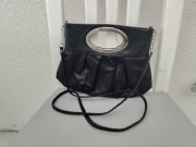 Czarna torebka torebeczka długi odczepiany pasek