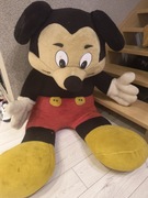 Wielka myszka Miki potrzebna czyszczeniu 