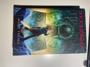 Magnus Chase II „Młot Thora”