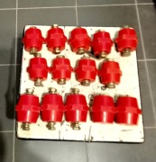 Izolatory szynowe z plastiku