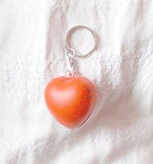 czerwone serduszko breloczek, gadżet brelok z serduszkiem