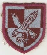 Naszywka 5 Brygady Spadochronowej z Anglii na mundur wyjściowy.