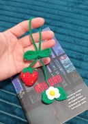 Truskawka wykonana na szydełku, brelok, zawieszka 