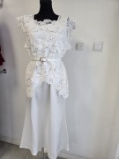 Elegancka sukienka z paskiem