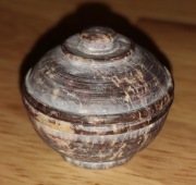 Mini waza z kamienia - szkatułka - schowek na biżuterię