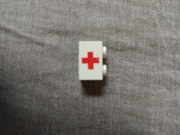 LEGO klocek z nadrukiem czerwonego krzyża, 1973 r.