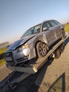 Audi a4 b7 czesci zderzak blotnik tapicerka bagażnika lampa drzwi listwa 