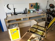 Biurko z kontenerkami i tablicą Smart Vox