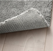 Szary dywan IKEA