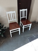 Dwa solidne krzesła 