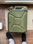 Barek z oryginalnego kanistra wojskowego 20L - BUND 1982 - Handmade