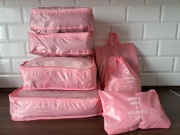 Duży zestawie organizerów podróżnych 